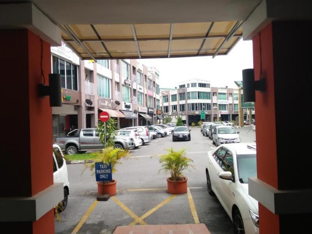 Zotel Business & Leisure Hotel Kuching Buitenkant foto